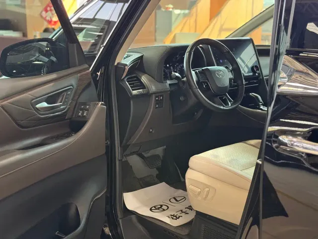 Toyota Alphard — Фото автомобиля 6