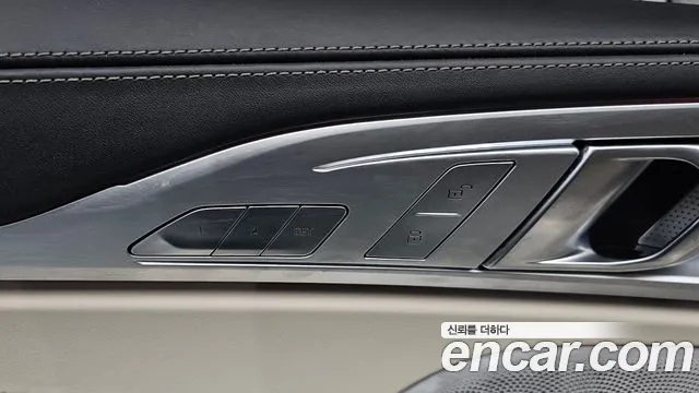BMW 8 Series G15 — Фото автомобиля 27