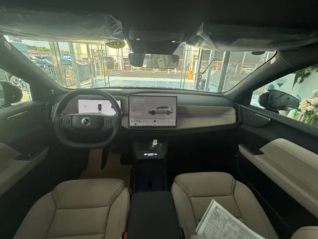 Volvo XC70 Plug-in Hybrid — Фото автомобиля 14
