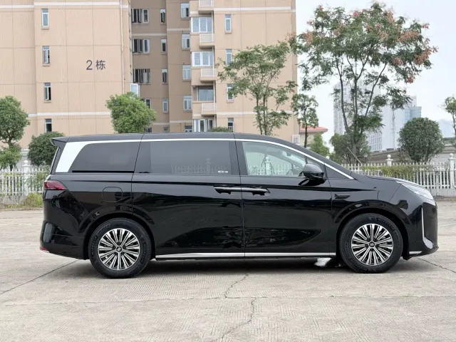 BYD Xia — Фото автомобиля 7