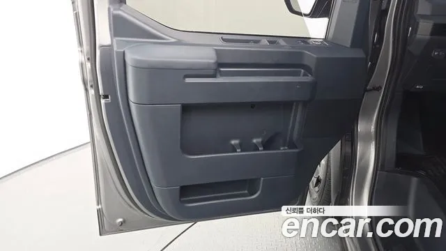 Kia PV5 — Фото автомобиля 23