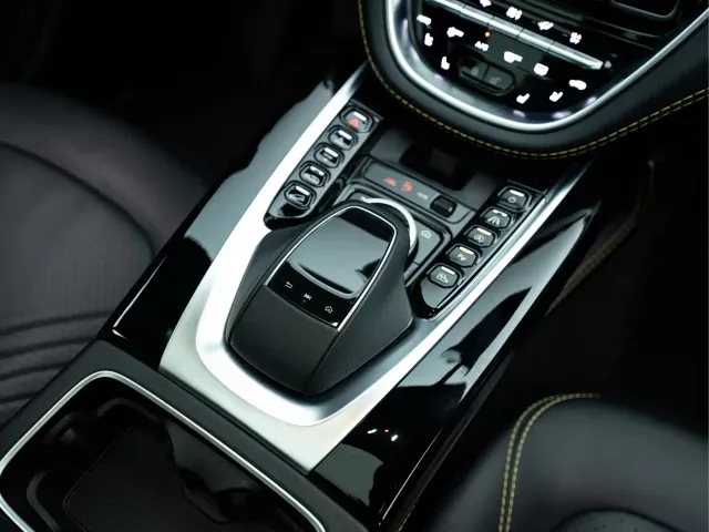 Aston Martin DBX — Фото автомобиля 23