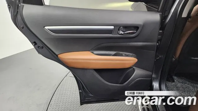 Renault-KoreaSamsung QM6 Новый QM6 2.0 GDe RE Signature 2WD — Фото автомобиля 20