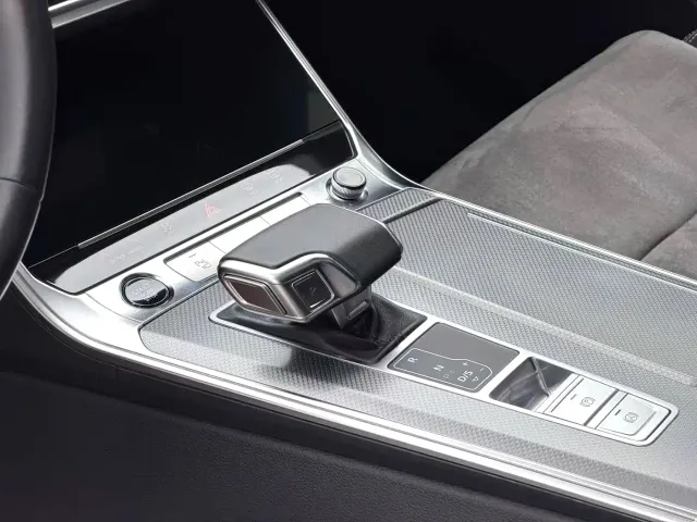 Audi A6L — Фото автомобиля 10