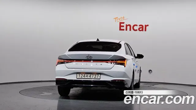 Hyundai AVANTE Avante (CN7) — Фото автомобиля 4