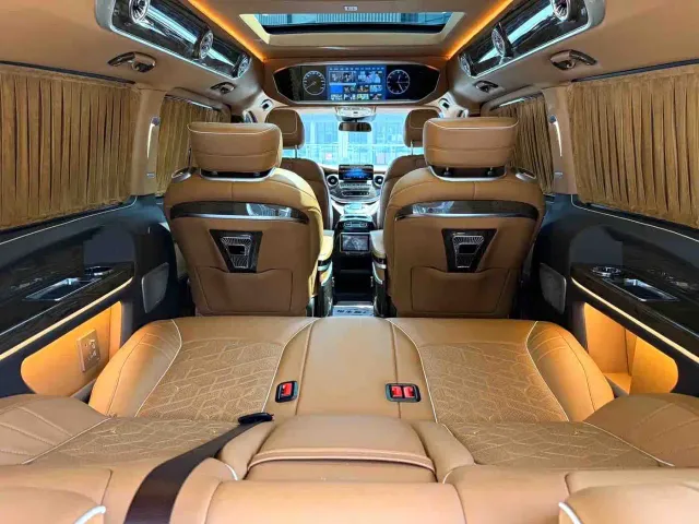 Mercedes-Benz V-Class — Фото автомобиля 16