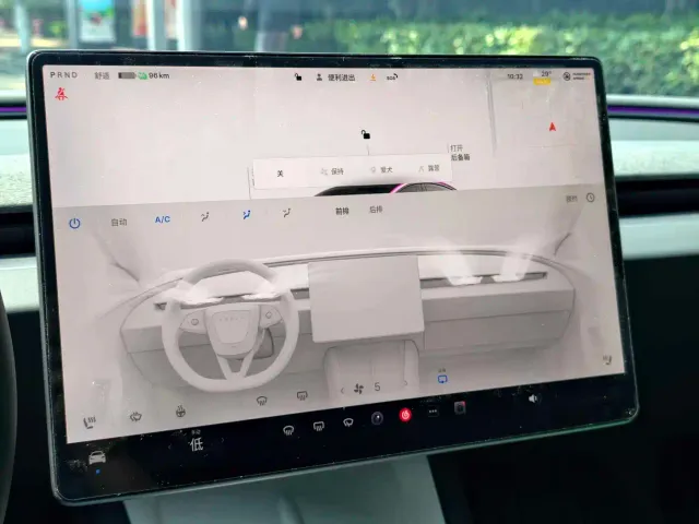 Tesla Model 3 — Фото автомобиля 17