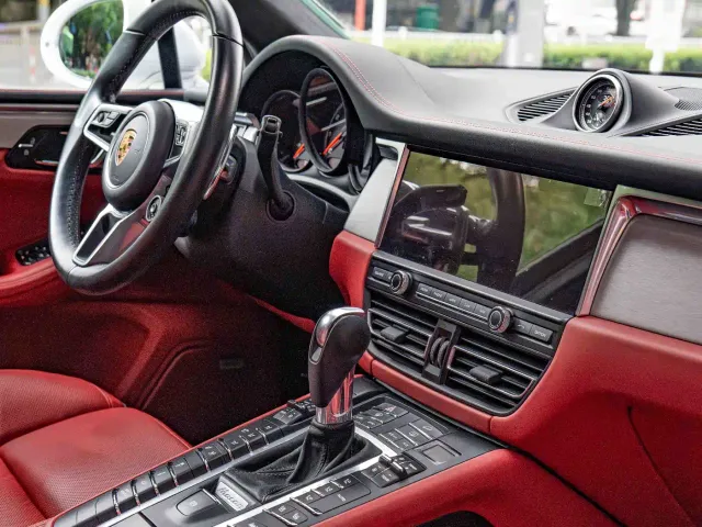 Porsche Macan — Фото автомобиля 16