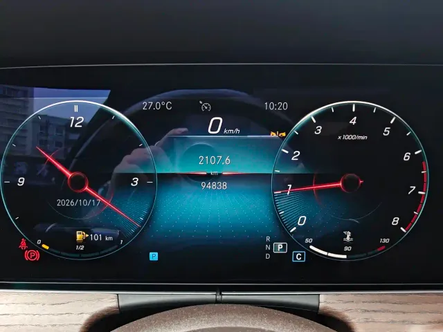 Mercedes-Benz E-Class — Фото автомобиля 9