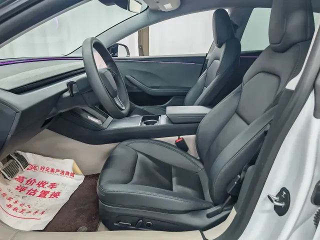 Tesla Model 3 — Фото автомобиля 8