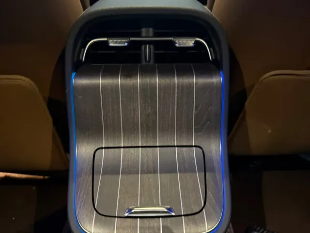 Mercedes-Benz E-Class — Фото автомобиля 14