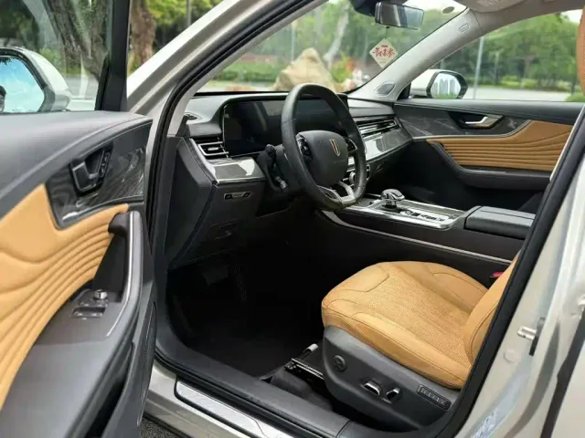 Hongqi HS5 — Фото автомобиля 15