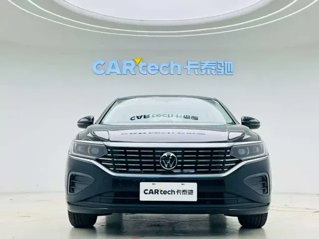 Volkswagen Passat — Фото автомобиля 3