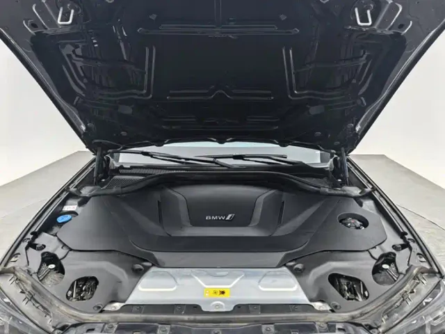 BMW iX3 — Фото автомобиля 12