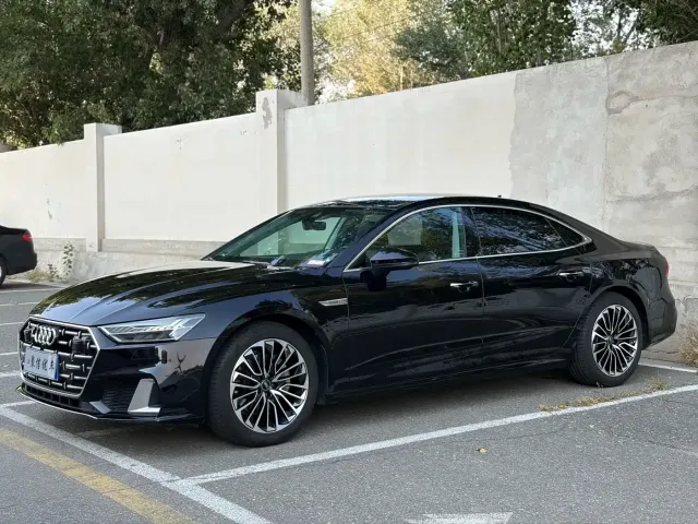 Фотография автомобиля — Audi A7L