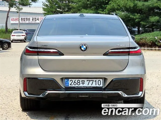 BMW 7 Series G70 — Фото автомобиля 4