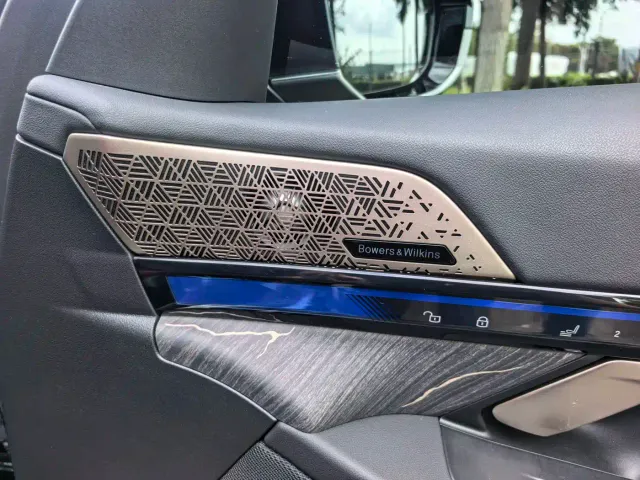 BMW 5 Series — Фото автомобиля 10