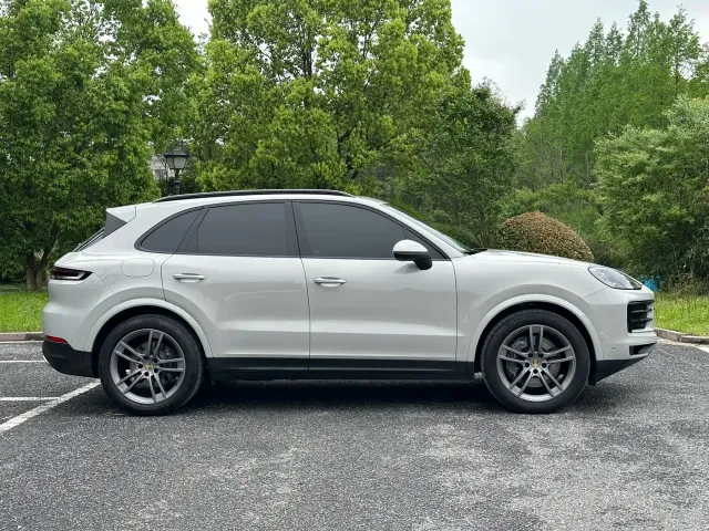 Porsche Cayenne — Фото автомобиля 4