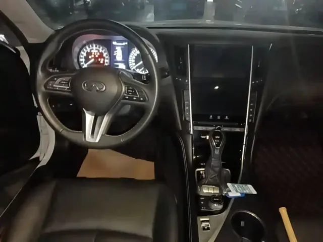 Infiniti Q50L — Фото автомобиля 9