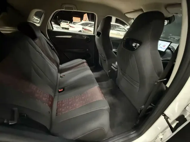BYD e2 — Фото автомобиля 5