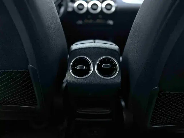 Mercedes-Benz GLA-Class — Фото автомобиля 16