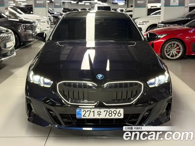 BMW 5 Series G60 — Фото автомобиля 2