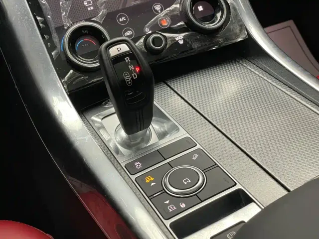 Land Rover Range Rover Sport — Фото автомобиля 17
