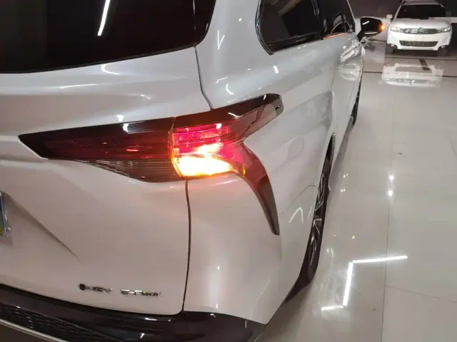 Toyota Granvia — Фото автомобиля 7
