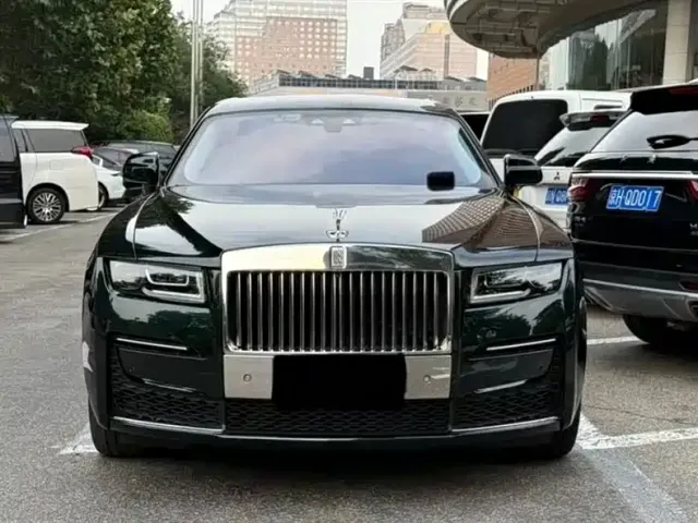 Rolls-Royce Ghost — Фото автомобиля 2