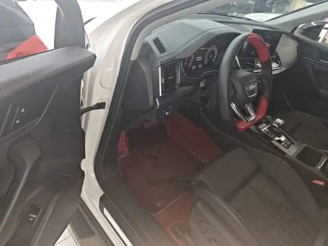 Audi Q5L — Фото автомобиля 15