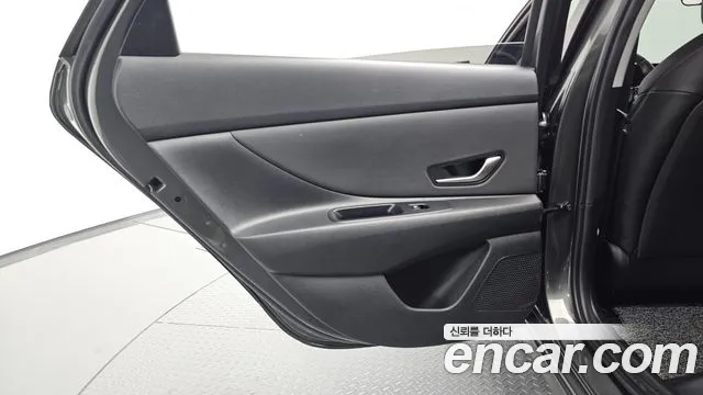 Hyundai AVANTE Новый Avante (CN7) — Фото автомобиля 25