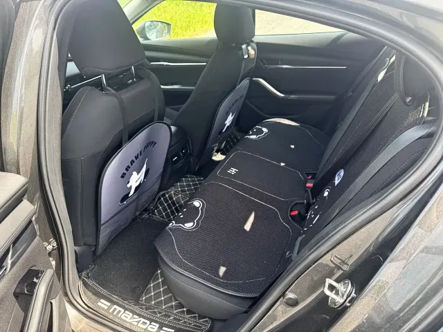 Mazda Axela — Фото автомобиля 6