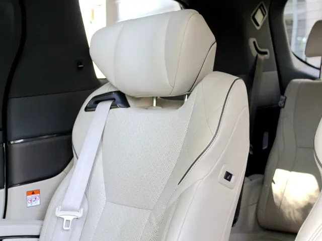 Toyota Alphard — Фото автомобиля 26
