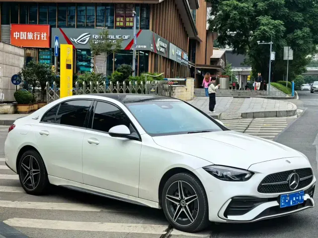 Mercedes-Benz C-Class — Фото автомобиля 3