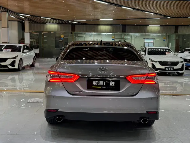 Toyota Camry — Фото автомобиля 12