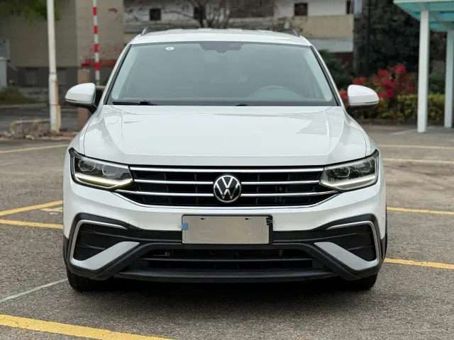 Volkswagen Tiguan L — Фото автомобиля 2