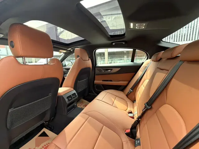 Jaguar XEL — Фото автомобиля 5