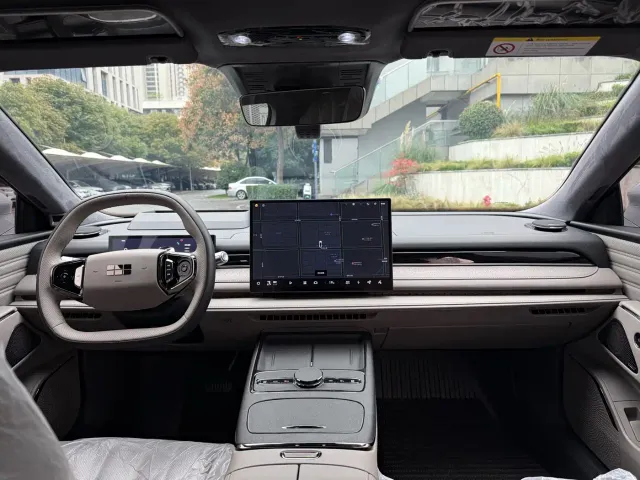 Geely Galaxy Xingyao 8 — Фото автомобиля 11