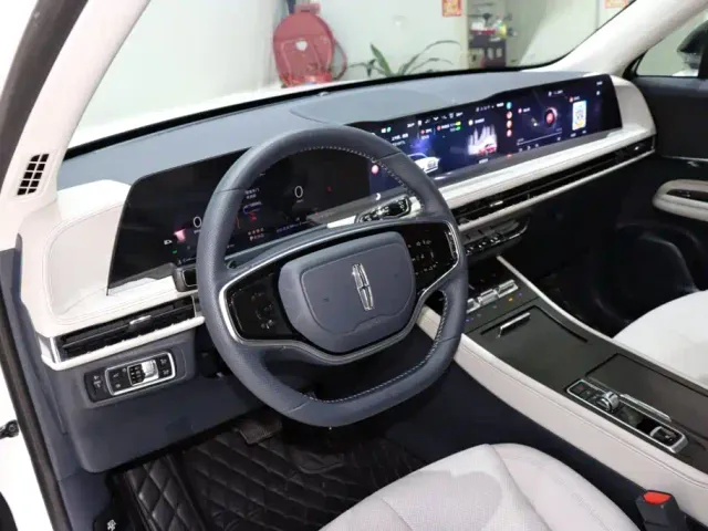 Lincoln Corsair — Фото автомобиля 10