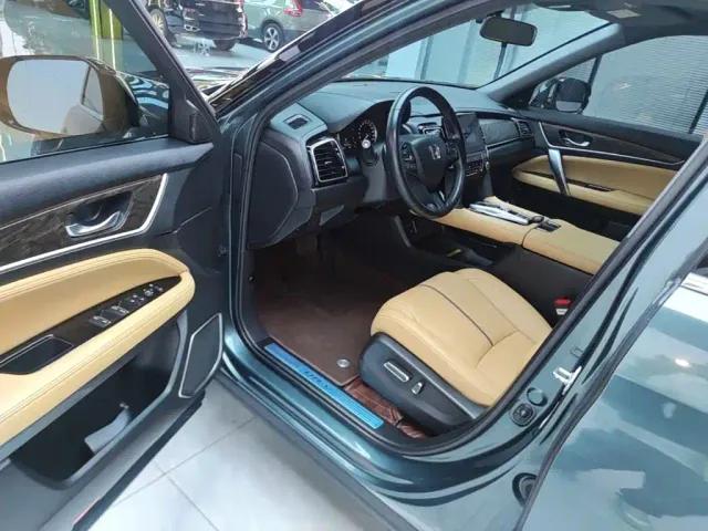 Honda Honda UR-V 2020 370TURBO 2WD Premium Elegance Edition — Фото автомобиля 15