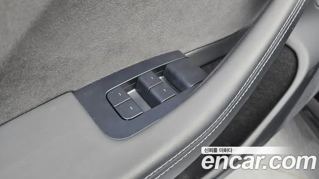 Tesla Model 3 — Фото автомобиля 28