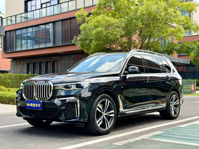 Фотография автомобиля — BMW X7