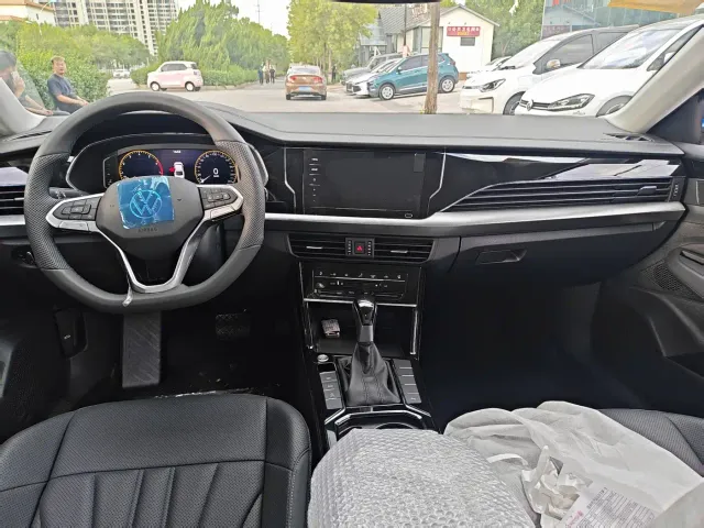Volkswagen Passat — Фото автомобиля 6