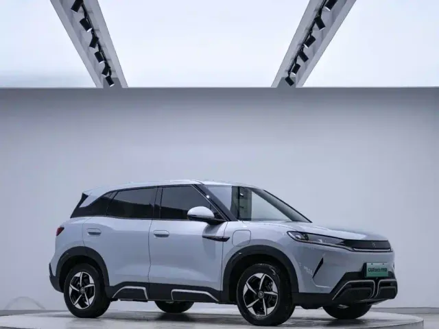BYD Yuan UP — Фото автомобиля 5