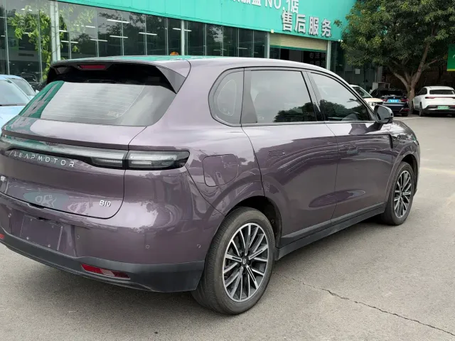 Leapmotor B10 — Фото автомобиля 9