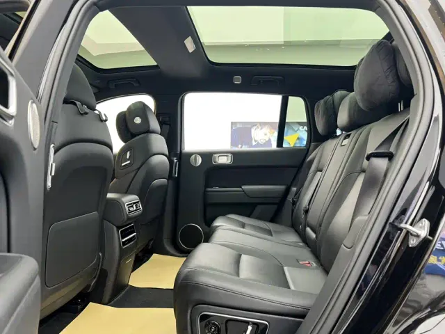 Li Auto L7 — Фото автомобиля 16
