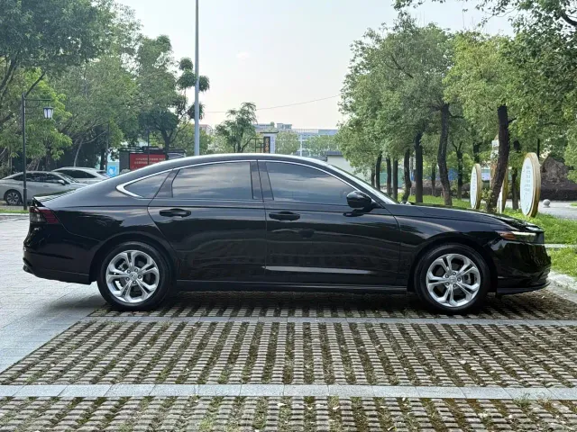 Honda Accord — Фото автомобиля 16