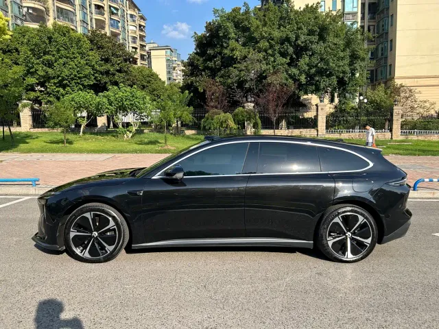 Nio ET5 Touring — Фото автомобиля 4