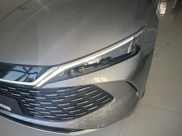 BYD Qin L — Фото автомобиля 23