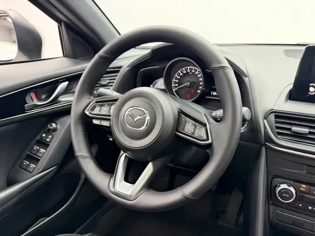 Mazda CX-4 — Фото автомобиля 12